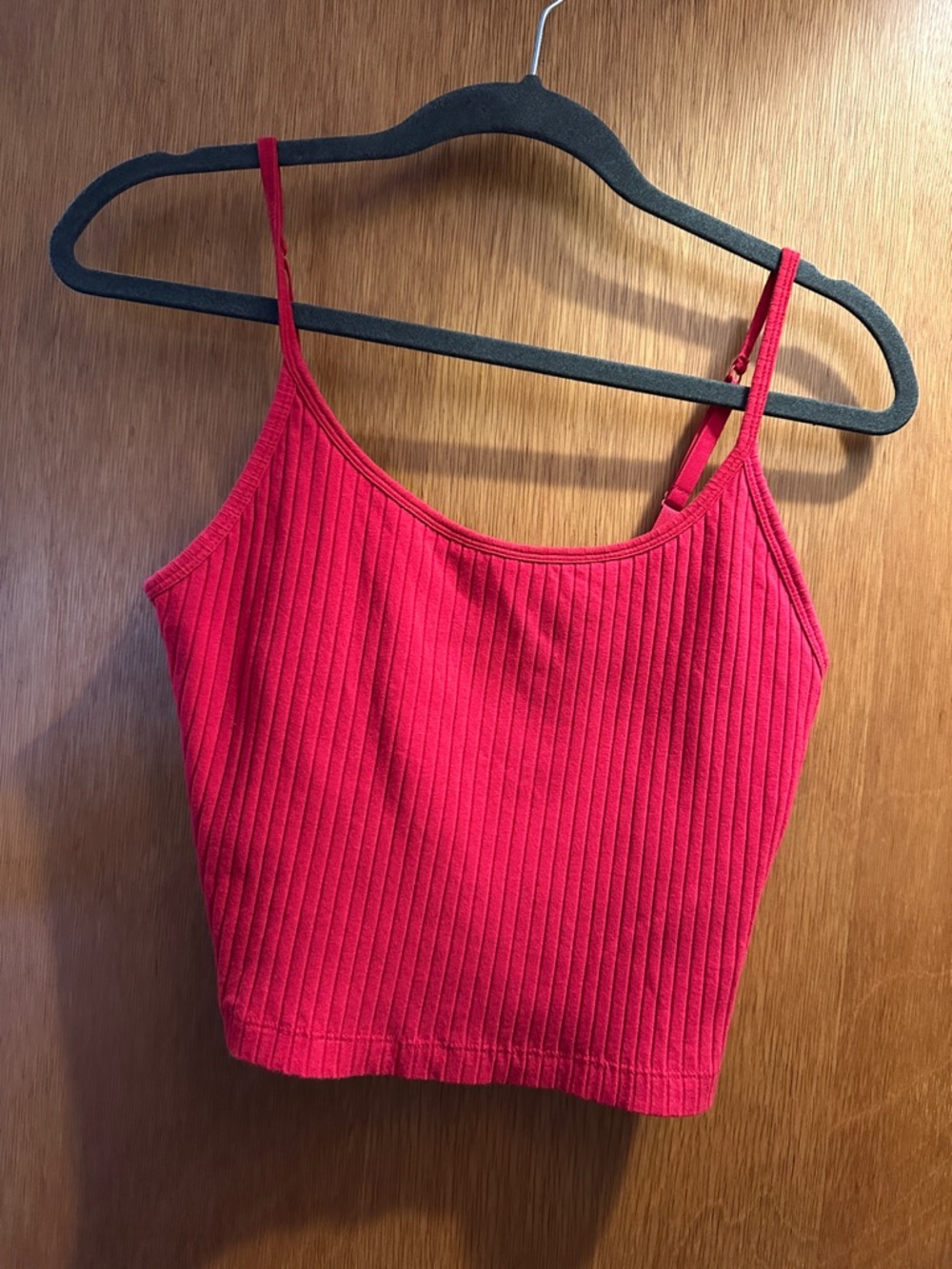 Old Navy Cropped Ribbed Tank in Red size L
